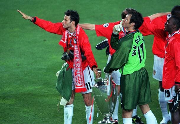 United Celebrations : Ryan Giggs with Raimond van der Gouw. Manchester United 2:1 Bayern Munich, Champions League Cup Final, 26 05 1999. Barcelona. 