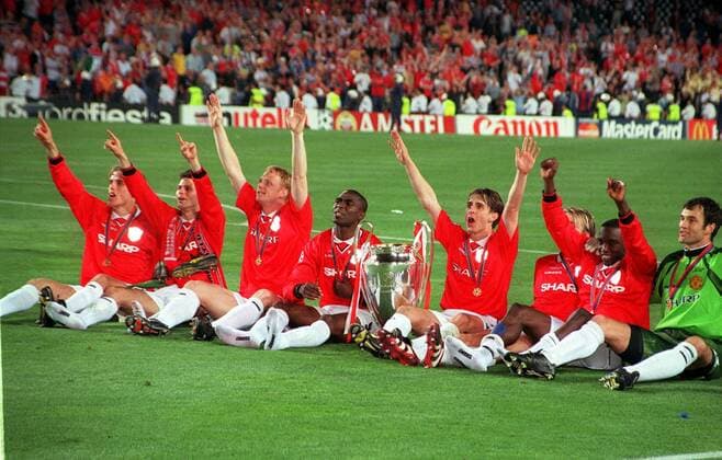 Manchester United with the Trophy. Manchester United 2:1 Bayern Munich, Champions League Cup Final, 26 05 1999. Barcelona. 