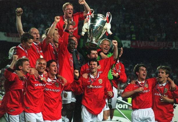 Peter Schmeichel holds aloft the Champions League Trophy for Manchester United. Manchester United 2:1 Bayern Munich, Champions League Cup Final, 26 05 1999. Barcelona. 