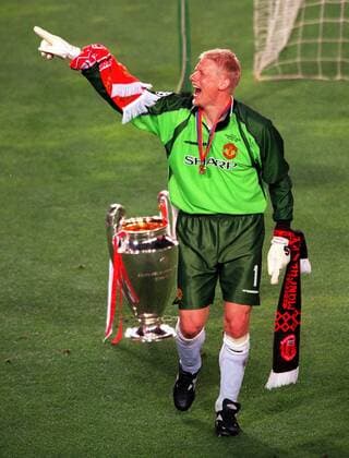 Peter Schmeichel (Manchester) Celebrates after winning the Champions League. Manchester United 2:1 Bayern Munich, Champions League Cup Final, 26 05 1999. Barcelona. 