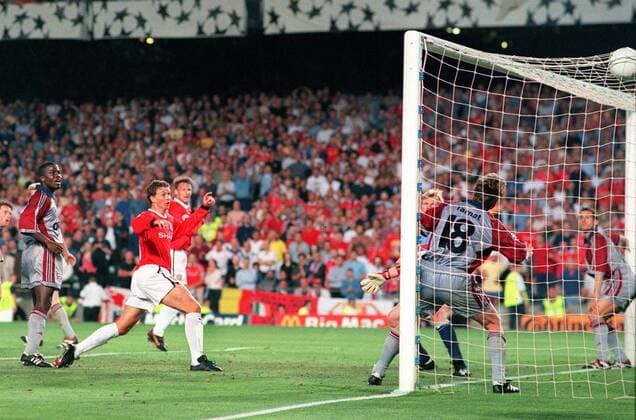 Ole Gunnar Solskjaer scores the winning goal for United . Manchester United 2:1 Bayern Munich, Champions League Cup Final, 26 05 1999. Barcelona. 