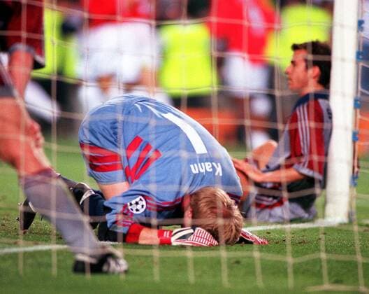 A dejected Oliver Kahn (Bayern Munich) after Manchester United clinch victory. Manchester United v Bayern Munich, 26 05 1999. Champions League Final. Football 1998 9. 