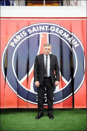 Carlo Ancelotti wird als neuer Trainer von Paris St. Germain vorgestellt - parc des Princes - 30.12.2011 - JBAutissier PanoramiC 