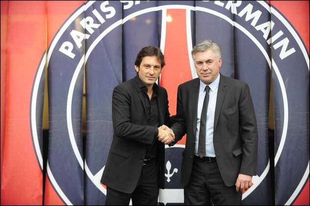 Sportdirektor Leonardo (li.) stellt Carlo Ancelotti als neuen Trainer von Paris St. Germain vor - parc des Princes - 30.12.2011 - JBAutissier PanoramiC 