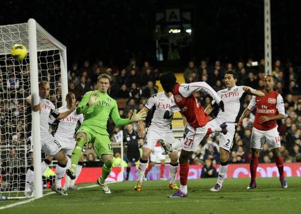 Arsenals Gervinho misses an early chance Barclays Premier League Fulham v Arsenal at Craven Cottage, London 2nd January, 2012 EDITORIAL USE ONLY. No use with unauthorised audio, video, data, fixture lists, club league logos or live services. Online in-match use limited to 120 images, no video emulation. No use in betting, games or single club league player publications.