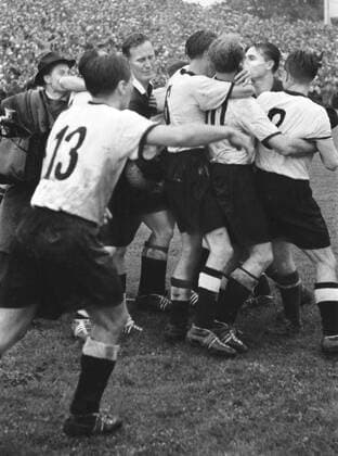 Fussball Herren WM Weltmeisterschaft 1954 Endspiel : Deutschland - Ungarn (3 : 2) : Jubel Deutschland nach dem Sieg Fussball Herren WM Weltmeisterschaft 1954 Endspiel : Deutschland - Ungarn (3 : 2) : Jubel Deutschland nach dem Sieg