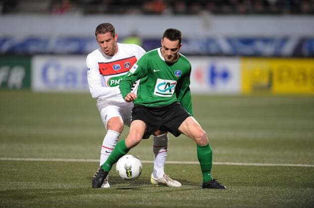 Football : Locmine PSG - 32eme finales Coupe de France - 08.01.2012 Sylvain Armand (PSG) Fabrice Peru (Locmine) Football : Locmine PSG - 32eme finales Coupe de France - 08.01.2012 N.LeGouic FEP Panoramic 