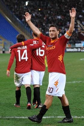 Francesco Totti goal celebration - Roma 08 01 2012 Serie A 2011 2012 AS Rom vs Chievo Verona andreaxstaccioli