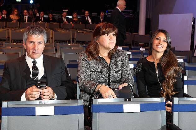 Jorge Horacio (Vater) und Celia Maria Cuccittini (Mutter) und Antonella Roccuzzo (Freundin von Lionel Messi (FC Barcelona Barca)) Wahl zum Weltfußballer des Jahres 2011 in Zürich PaoloxNucci