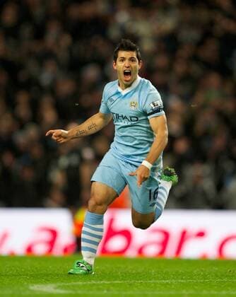 Manchester City s Sergio Kun Agüero celebrates scoring the first goal against Liverpool during the Premiership match at the City of Manchester Stadium. xHOCHxZWEIx xPropagandax