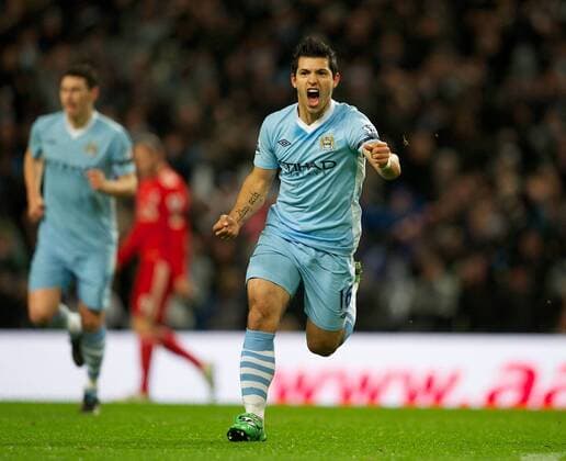 Manchester City s Sergio Kun Agüero celebrates scoring the first goal against Liverpool during the Premiership match at the City of Manchester Stadium. xHOCHxZWEIx xPropagandax