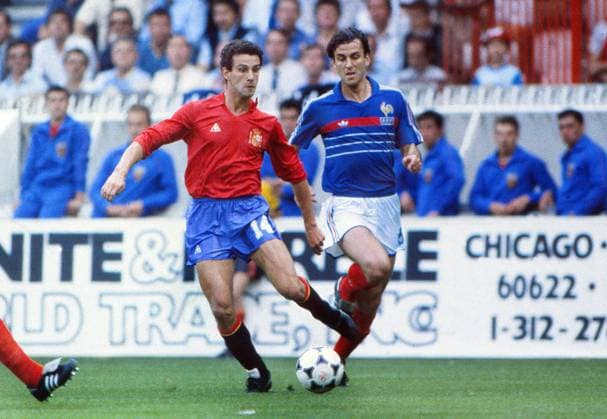 Fußball, EM Finale 1984 in Paris, Frankreich - Spanien Julio Alberto Moreno - Spain Battiston (France) - France vs. Spain - The European Championships Final 1984. Paris, France 27 06 84. 