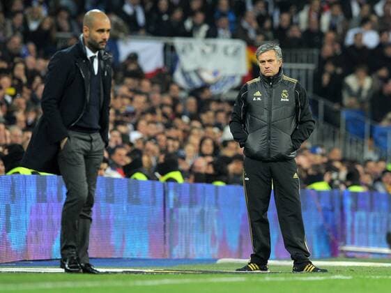 Bilder des Tages - SPORT FUSSBALL INTERNATIONAL Copa del Rey 1 4 FINALE 2011 2012 18.01.2012 Real Madrid - FC Barcelona Trainer Jose Mourinho (re, Real Madrid) mit Trainer Josep Pep Guardiola (Barca) 