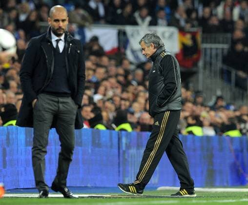 FUSSBALL INTERNATIONAL Copa del Rey 1 4 FINALE 2011 2012 18.01.2012 Real Madrid - FC Barcelona Trainer Jose Mourinho (re, Real Madrid) mit Trainer Josep Pep Guardiola (Barca) 