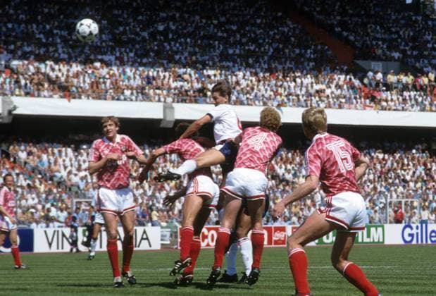 Euro 1988 in Frankfurt am Main - UDSSR - England 3:1 - Tony Adams (England, Mitte)