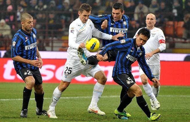 LUCIO, Yuto NAGATOMO (Inter), Miroslav KLOSE (Lazio) 22 1 2012 - Serie A 2011 2012 - Inter Mailand vs Lazio Rom - allexsabba