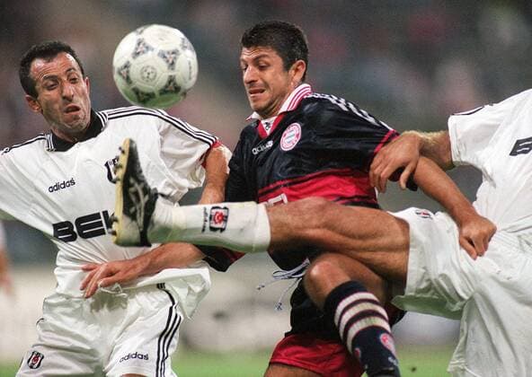 Champions League FC Bayern München - Besiktas JK von links CETIN Recep , Besiktas JK RIZZITELLI Ruggiero , FC Bayern München
