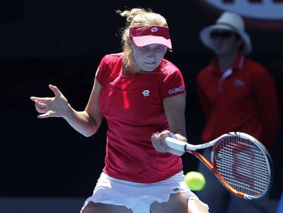 Australian Open 2012, Melbourne Park, ITF Grand Slam Tennis Tournament, Ekaterina Makarova (RUS), Aktion, Einzelbild, Halbkörper, Hochformat,