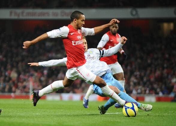 Football - FA Cup Fourth Round - Arsenal FC London vs. Aston Villa Theo Walcott (Arsenal FC London) 