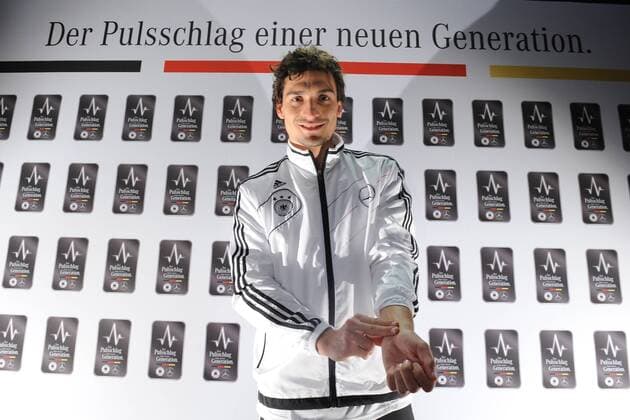 Marketingtage der Nationalmannschaft am 30.01.2012 in München Mats Hummels ( Deutschland ) beim Mercedes-Benz Shooting.