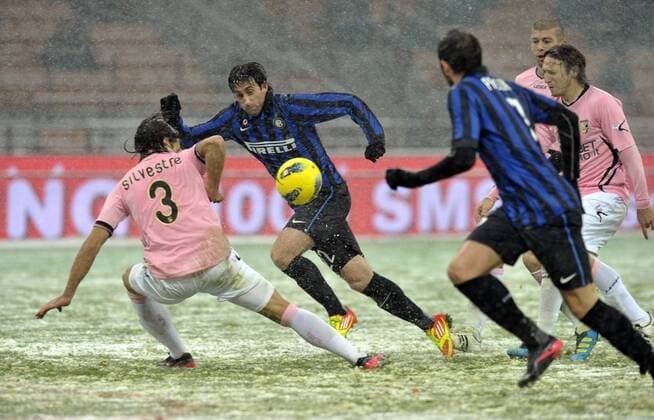 Serie A 2011 2012 Inter Mailand - US Palermo: diego milito e giampaolo pazzini xHOCHxZWEIx xItalyxPhotoxPressx 