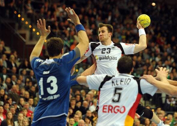 Leipzig, Arena Leipzig 4.2.2012 Handball-All-Star-Game 2012 Deutschland - All-Star HBL- Weltauswahl Markus RICHWIEN, GER gegen 13 Marcus ALM