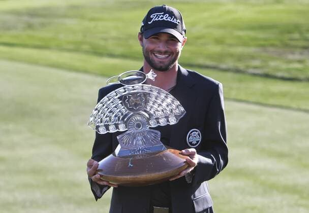 Feb. 5, 2012 - Phoenix, Arizona, U.S. - KYLE STANLEY poses with the trophy after winning the 2012 Waste Management Phoenix Open. PGA Golf Herren 2012 - Phoenix Open - ZUMAx81
