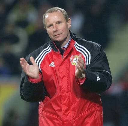 Fussball Bayer Leverkusen - VFB Stuttgart Trainer Bayer Leverkusen Berti Vogts