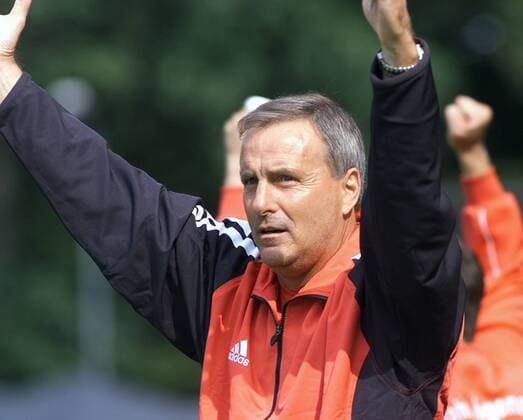 Fussball Regionalliga VFR Aalen - Jahn Regensburg: Jubel Trainer Günther Sebert (Regensburg)