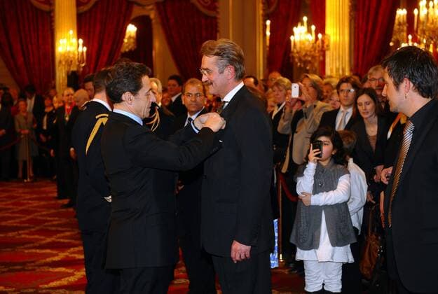 Verleihung des französischen Verdienstordens Ordre du Merite an Ligapräsident Frederic THIRIEZ (re.) im Elysee Palast Frederic THIRIEZ und Präsident Nicolas SARKOZY (li.) xAnthonyBIBARDxFEPxPanx 