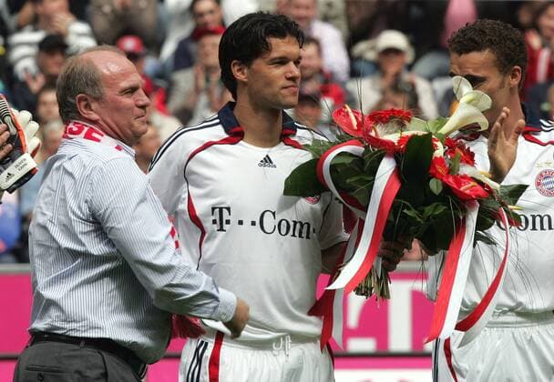 Fussball Herren FC Bayern München - BVB Borussia Dortmund : Abschied Michael Ballack (FCB) links Uli Hoeneß