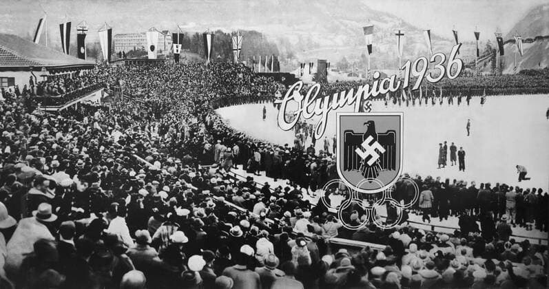 Olympische Spiele 1936 03 11 teu Titelbild eines Sammelalbums der Olympischen Winterspiele 1936 in Garmisch-Partenkirchen historisch Olympia Stadion Winter Spiele Deutschland Nazizeit Menschen Wintersport Leute Zuschauer Sportstätte Hakenkreuz Umschlagbild Umschlagfoto Schutzumschlag Buch Album Sammelalbum olympic games germany quer draußen sw