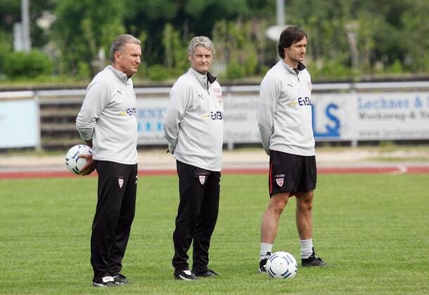 Fussball Herren Bundesliga VFB Stuttgart Training 15.Mai 2008 in Eislingen von links: Jochen Rücker Trainer Armin Veh Christian Kolodziej {