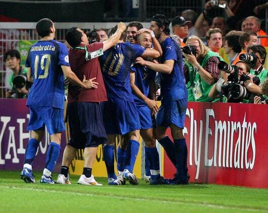 Fussball Herren FIFA WM Weltmeisterschaft 2006 Deutschland - Italien: Italien jubelt nach dem 2:0