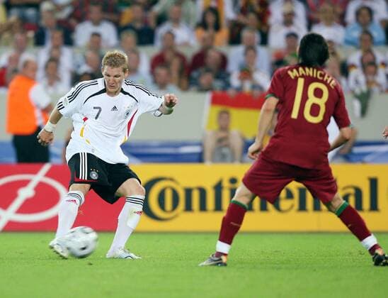 Fussball Herren FIFA WM Weltmeisterschaft 2006 Deutschland - Portugal: Tor zum 1:0 für Deutschland (Torschütze Bastian Schweinsteiger)