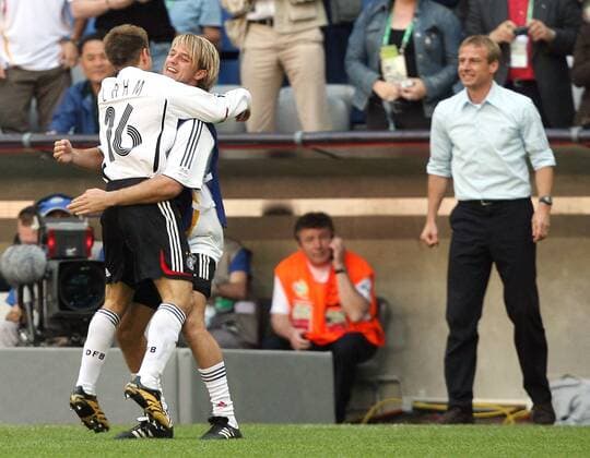 Fussball Herren FIFA WM Weltmeisterschaft 2006 Deutschland - Costa Rica: Jubel nach dem 1:0 von Philipp Lahm (Links), rechts Timo Hildebrand