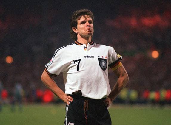 Fussball EM Euro Europameisterschaft 1996 Deutschland - England Halbfinale ANDREAS MOELLER AFTER SCORING GERMANY S WINNING PENALTY IN SHOOT-OUT. ENGLAND v GERMANY, EURO 96, SEMI-FINAL, 26 6 1996 {