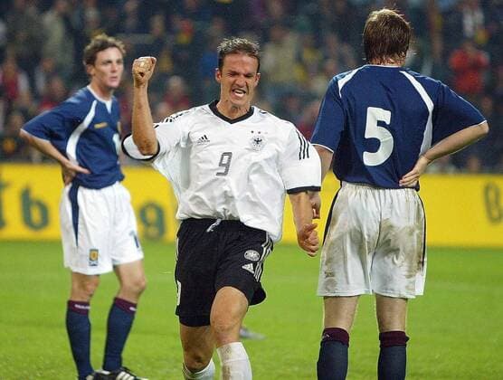 Fussball Laenderspiel EM-Qualifikation Deutschland vs. Schottland v.l. jubel fredi bobic