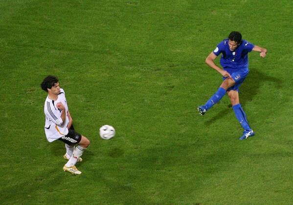 Fussball Herren FIFA WM Weltmeisterschaft 2006 Deutschland - Italien: Tor zum 1:0 für Italien. v.l. Michael Ballack (GER), Torschütze Fabio Grosso (ITA)