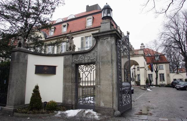 Fussball Herren Nationalmannschaft Das Hotel der deutschen Fussball-Nationalmannschaft waehrend der Fussball WM 2006 in Berlin Das SCHLOSSHOTEL-GRUNEWALD in Berlin : Aussenansicht (Foto Tobias Kuberski - Pool Baumann)