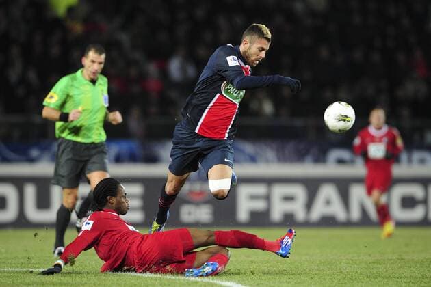Abdoulaye Bamba (dijon) Jeremy Menez (PSG) Foot: Dijon PSG - 15.02.2012 - coupe de France JBAutissier PanoramiC 