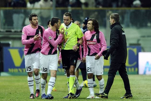 AC Parma - Juventus Turin, Proteste beim Schiri von Juventus 