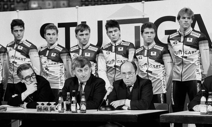 Vorstellung Team Stuttgart Januar 1989 hinten : 3.von links : Udo Bölts vorne von links : Dr. Gerhard Lang -Winfried Holtmann - Dr.Rolf Lehmann Foto Baumann
