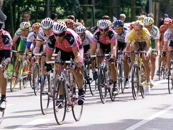 Radrennen, Radtour, Radfahren, Fahrrad, Deutschland Tour 2001: 8. Etappe Freudenstadt - Stuttgart vorne : Udo Bölts ( Telekom )