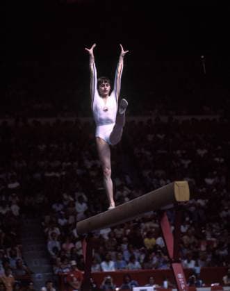 Nadia Comaneci (Rumänien) - Balken