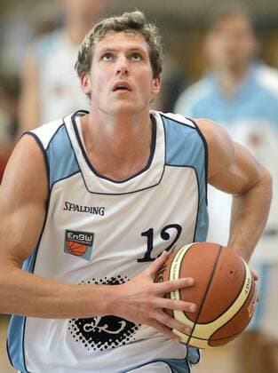 Basketball Herren 1. Bundesliga EnBW Ludwigsburg - BG Karlsruhe ( blau ) Nils Mittmann ( Lubu )