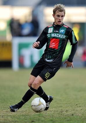 FUSSBALL - BL, Wacker vs Admira INNSBRUCK,AUSTRIA,18.FEB.12 - FUSSBALL - tipp3 Bundesliga powered by T-Mobile, FC Wacker Innsbruck vs FC trenkwalder Admira. Bild zeigt Peter Hackmair (Wacker). 