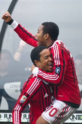 (L-R) Urby Emanuelson, Robinho (Milan), AC Cesena - AC Mailand  (bxlb035554)
