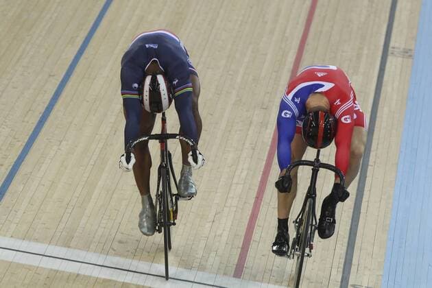 Gregory Bauge (FRA) et Chris Hoy (ECO) Cyclisme sur Piste : Vitesse - Championnats du Monde - Londres - 19.02.2012 PatrickPichon Panoramic 