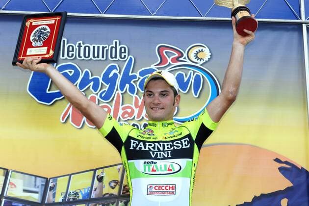 Andrea GUARDINI ( ITA Farnese Vini - Selle Italia ) gewinnt die 2.Etappe der Tour de Langkawi im Massensprint - Podium - Siegerehrung - Freude - quer - Event: 2.Stage - Putrajaya to Melaka 151.0 km - Tour of Langkawi - Tour de Langkawi - Le Tour de Langkawi 2012 - Location: Melaka - Malaysia - Asien - Asia - Datum: 25.02.2012 - Contact